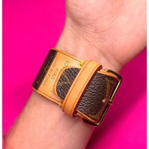 💖Louis Vuitton Poignet💖